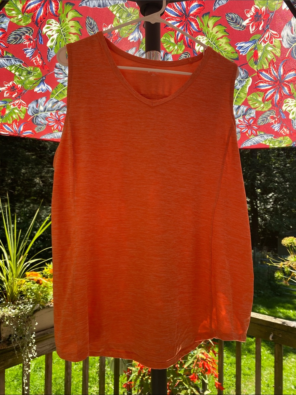 Duluth Trading Co Orange V-Neck Sleeveless Tank